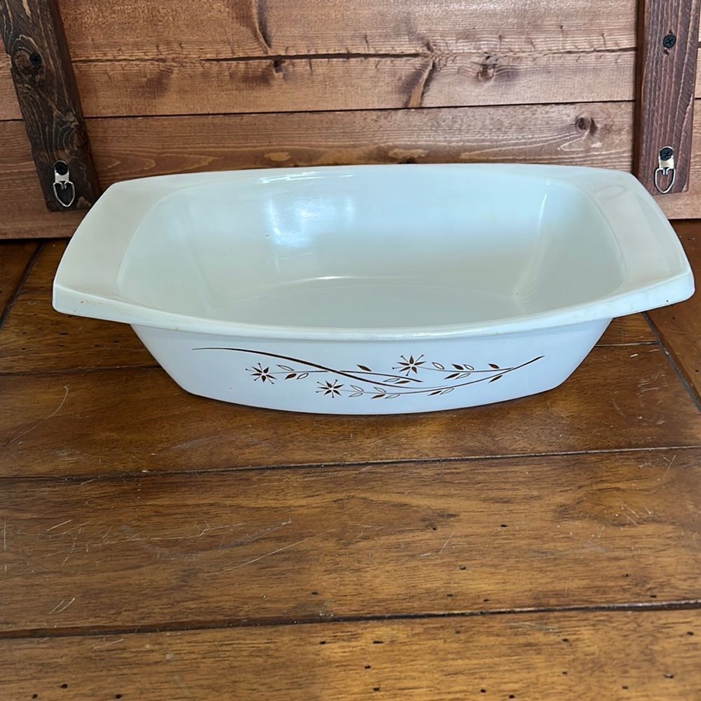 Pyrex Rectangular Casserole Golden Honeysuckle without Lid #035 2 1/2 Qt